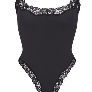 Skims Fits Everybody Lace Cami Bodysuit